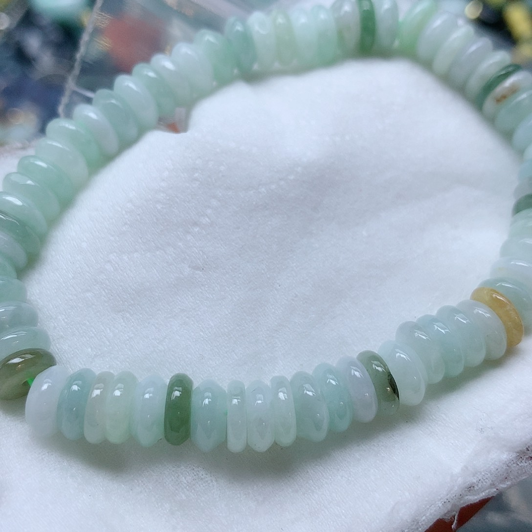 翡翠颈饰未镶嵌手串