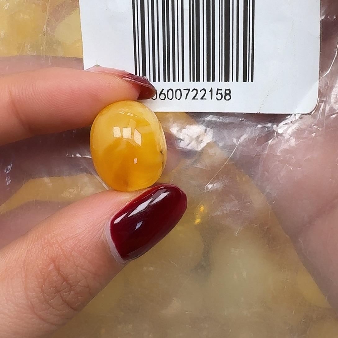 琥珀未镶嵌裸石悠悠