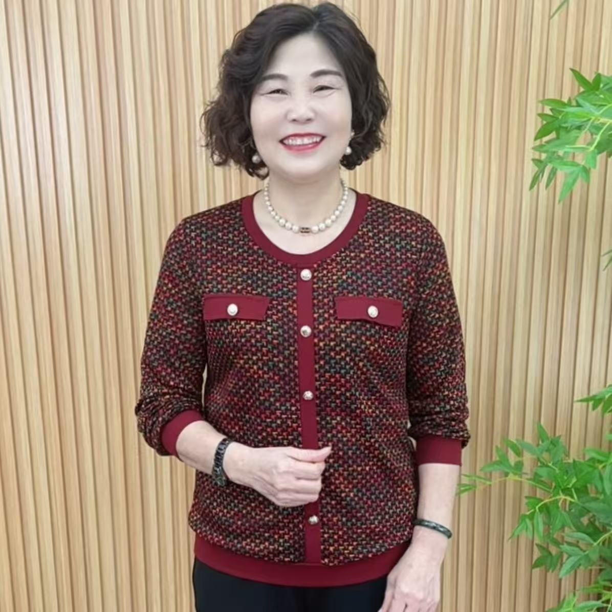 常规款少女风时尚常规中老年女装针织中老年网红洋气V6133