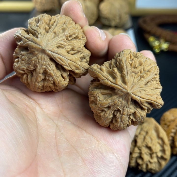 小***无把件文玩核桃44全品全家福大粗筋