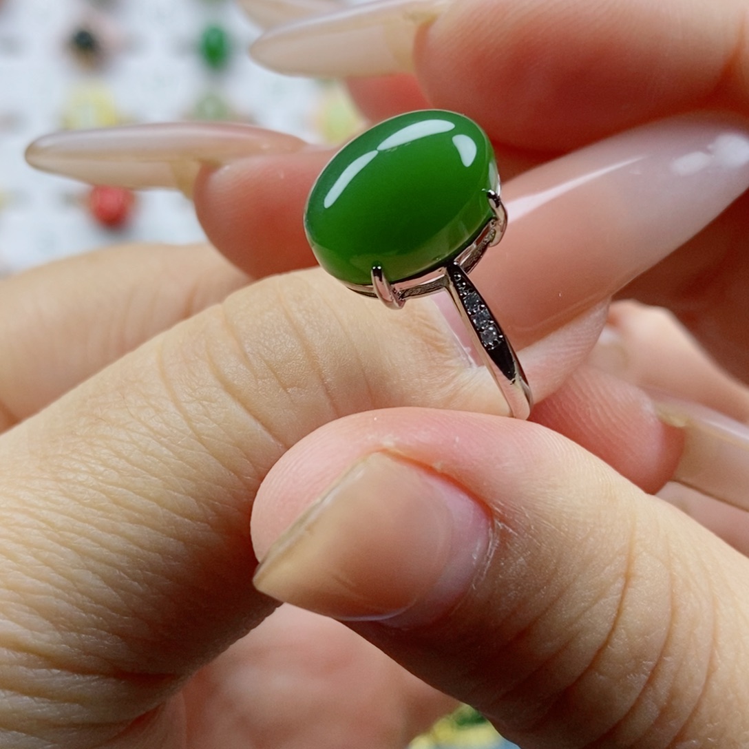 未镶嵌戒指和田玉（碧玉）