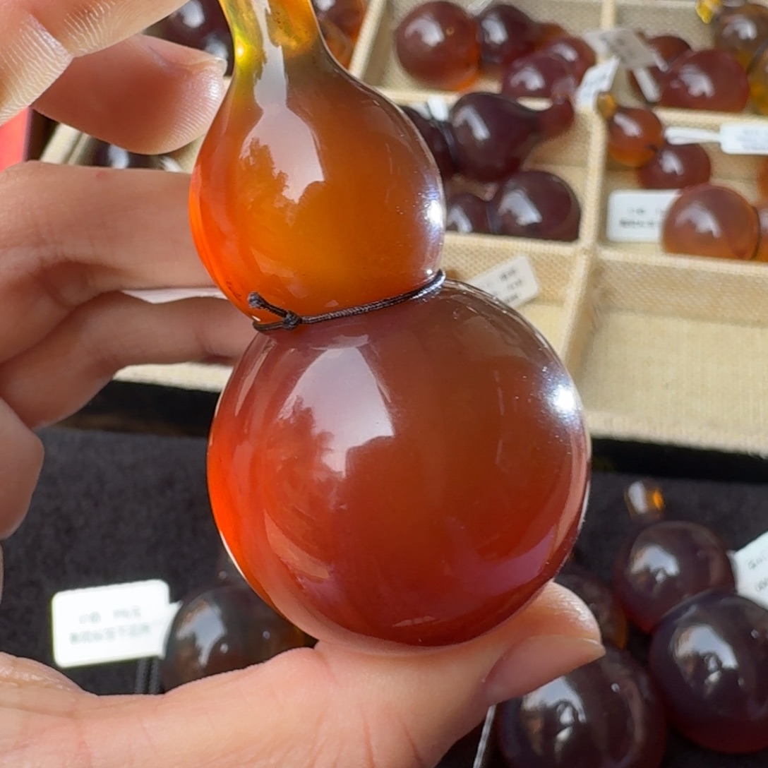 未镶嵌琥珀珠宝奇石