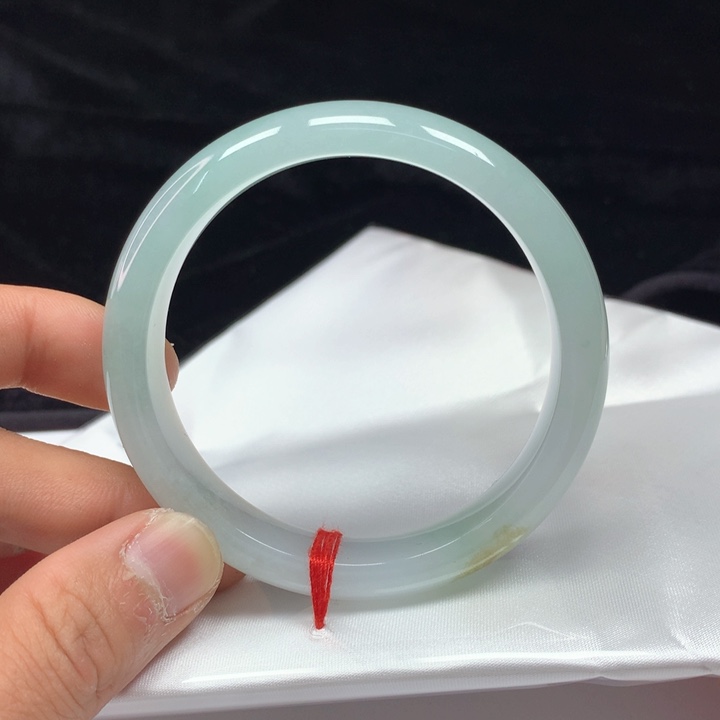 翡翠手镯（圆镯）未镶嵌56.7