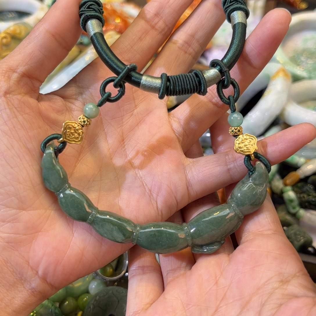 翡翠颈饰未镶嵌待编款