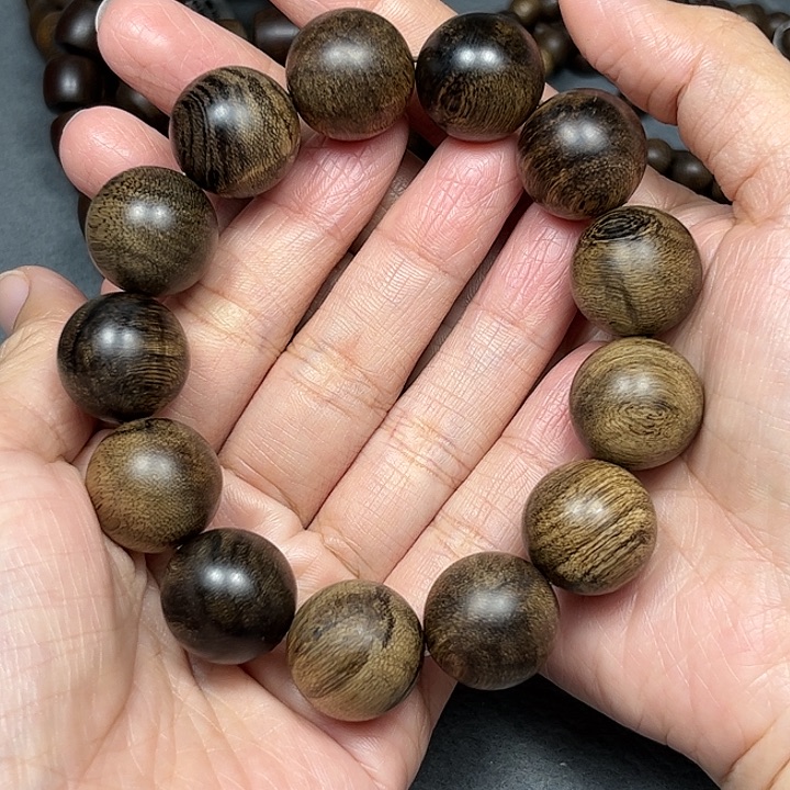 三***泰沉香手串白棋虎皮留疤1.8