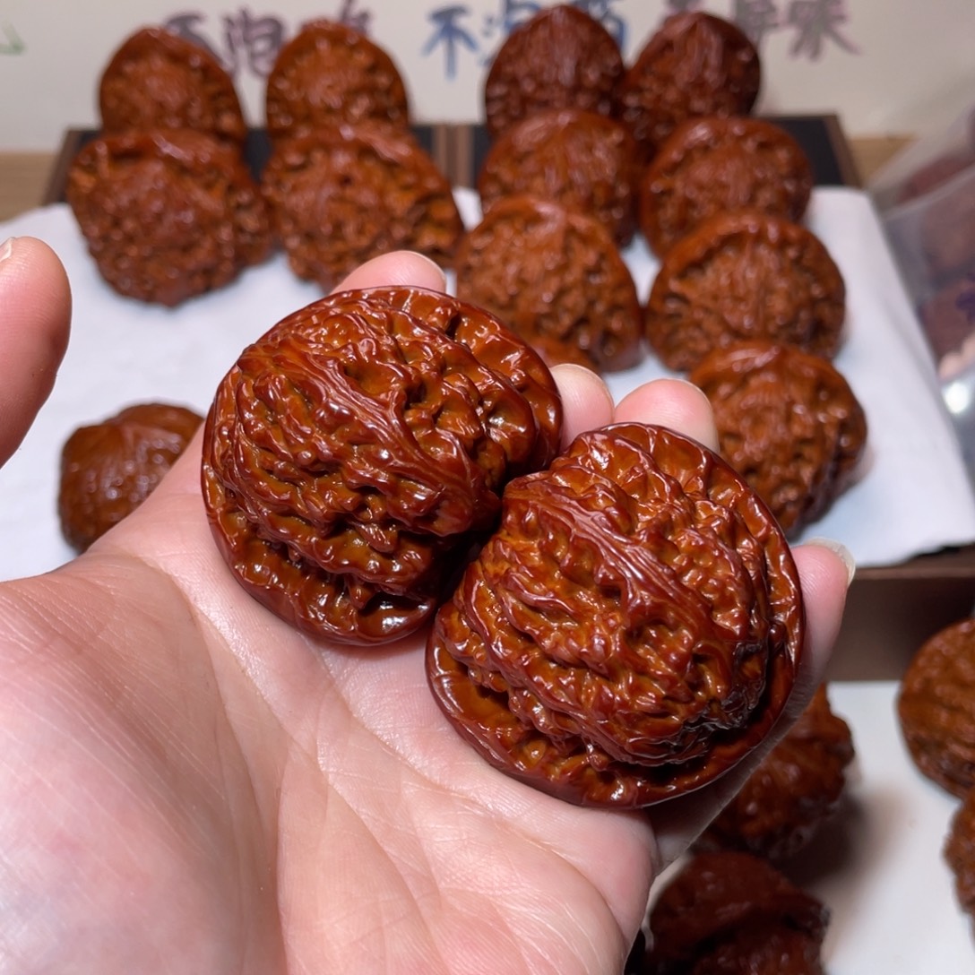 *****文玩核桃吊坠白狮子