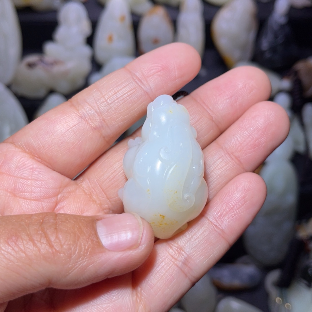 和田玉未镶嵌颈饰大**李