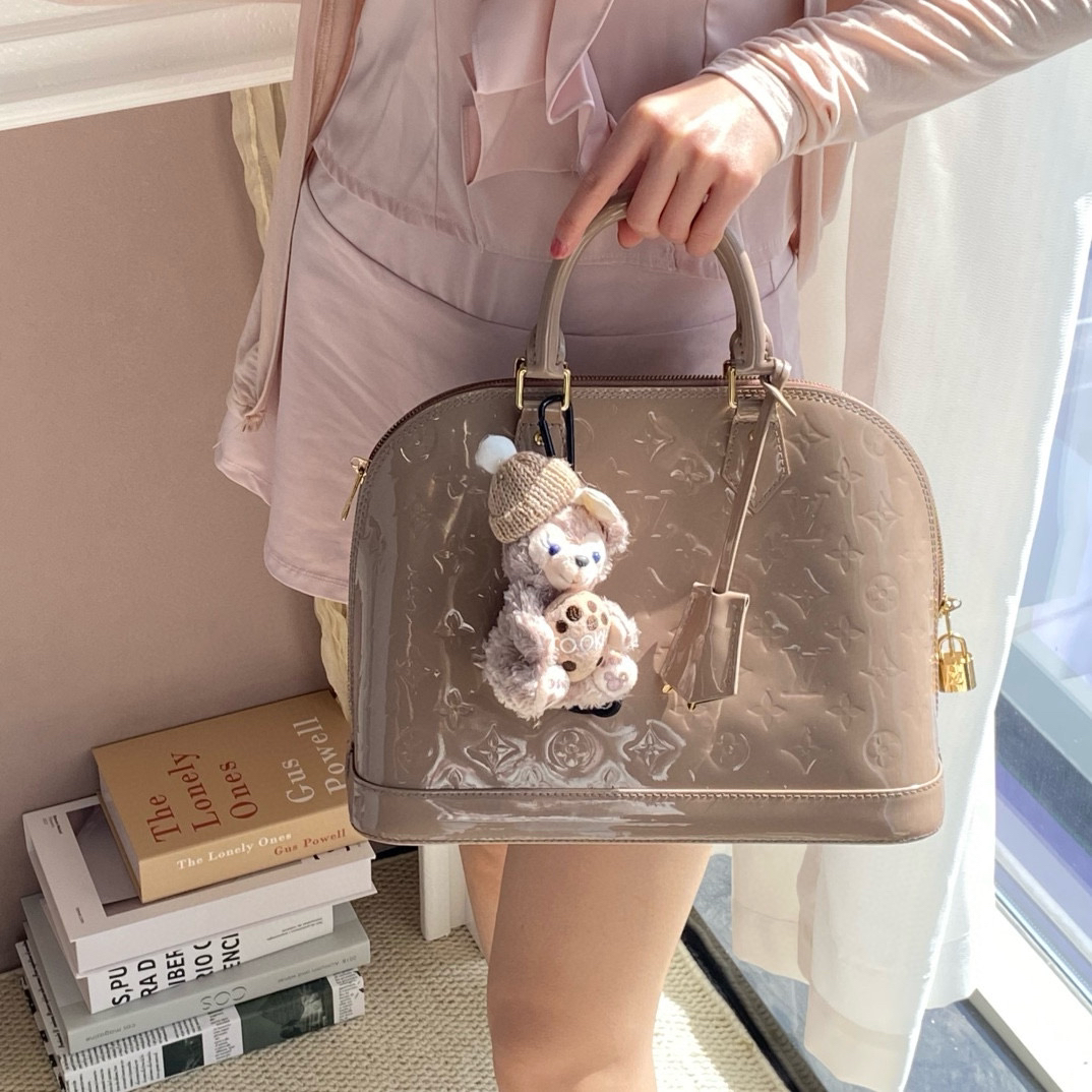 95新 LouisVuitton/路易威登 lv奶咖色贝壳手提斜挎包