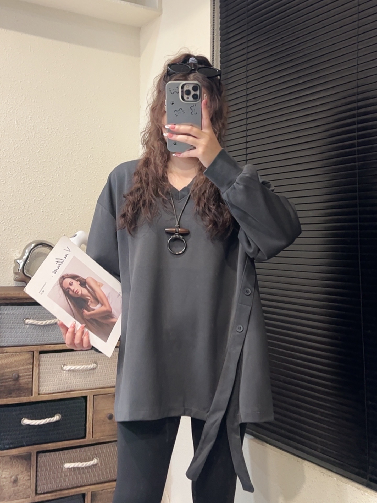 女装宽松款韩系纽扣长款卫衣长袖休闲上衣打底遮肉入冬中长款衣服