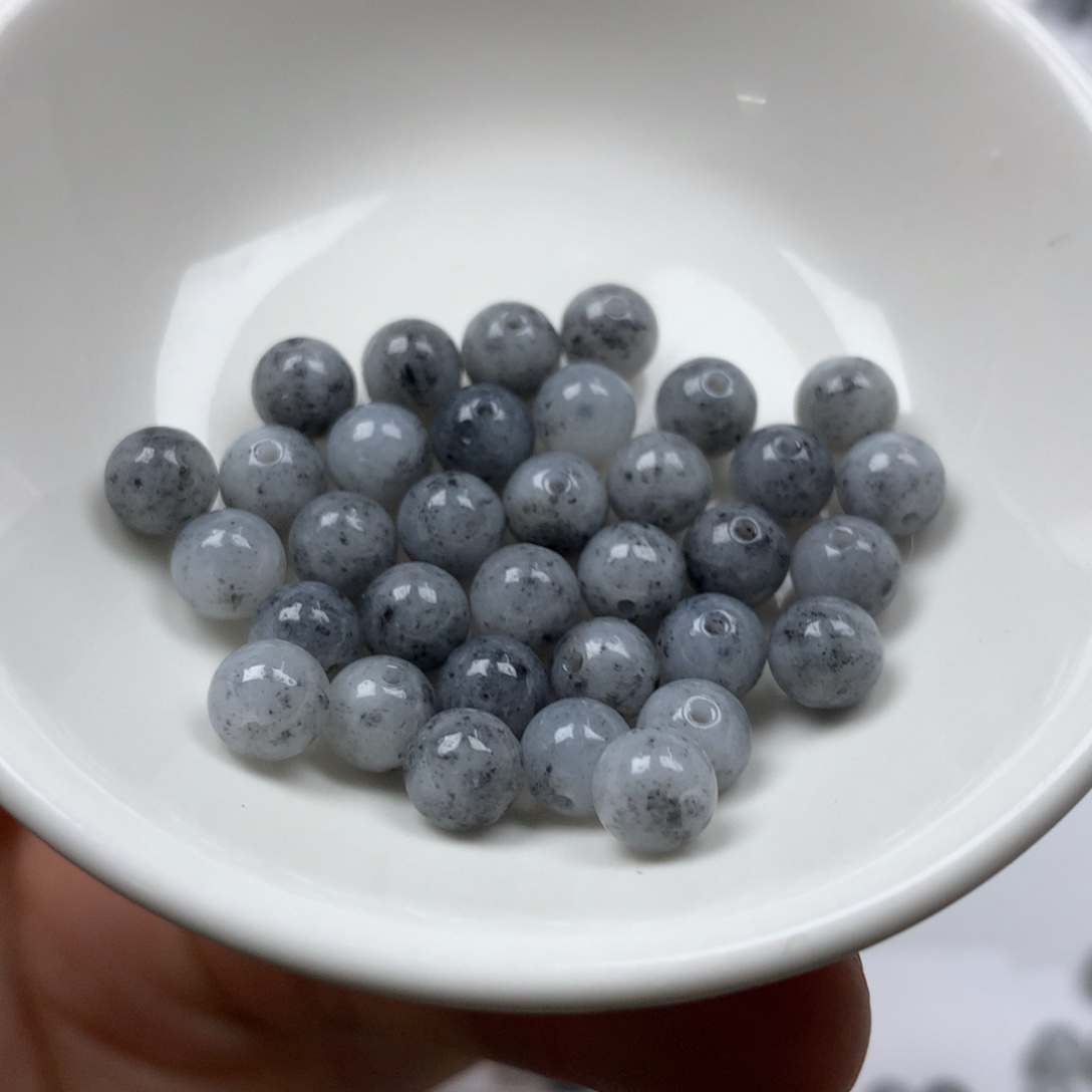 翡翠颈饰未镶嵌大****卡6➕。33颗 