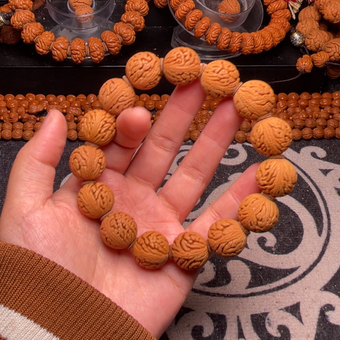 手串桃核龙纹绣球15