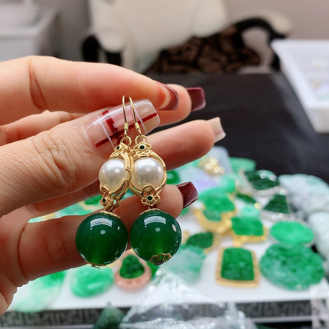 【闪购商品】翡翠耳饰未镶嵌，