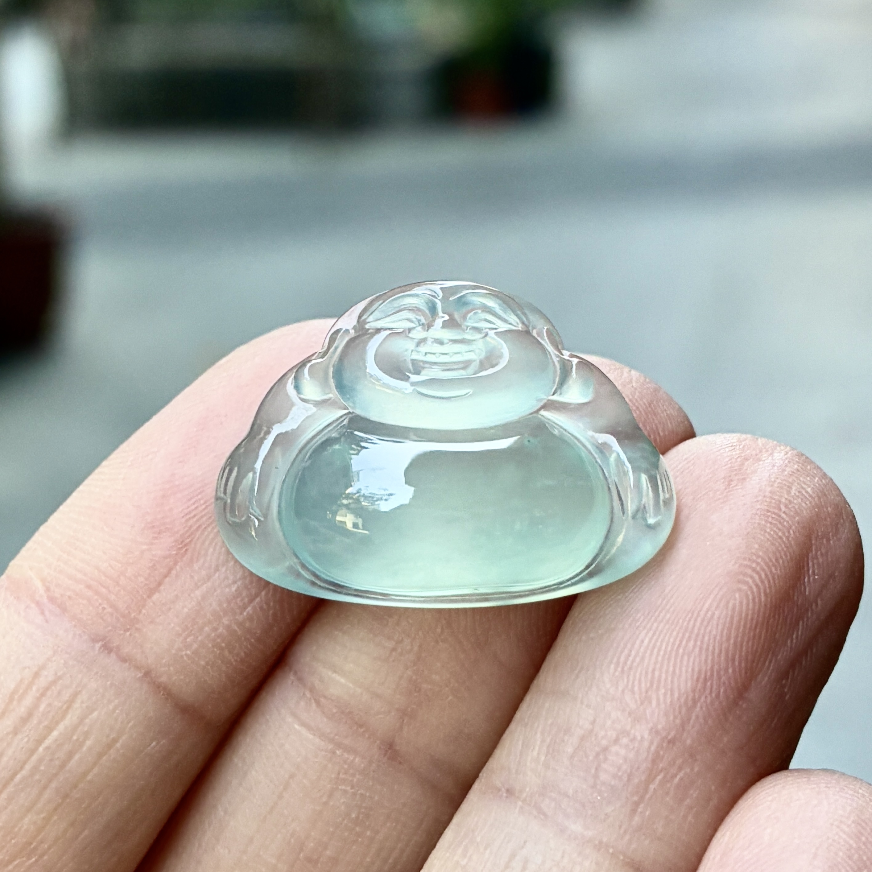 天然a货缅甸翡翠尺寸16.8/23.1/6.8高冰天空蓝佛公吊坠，底子纯净