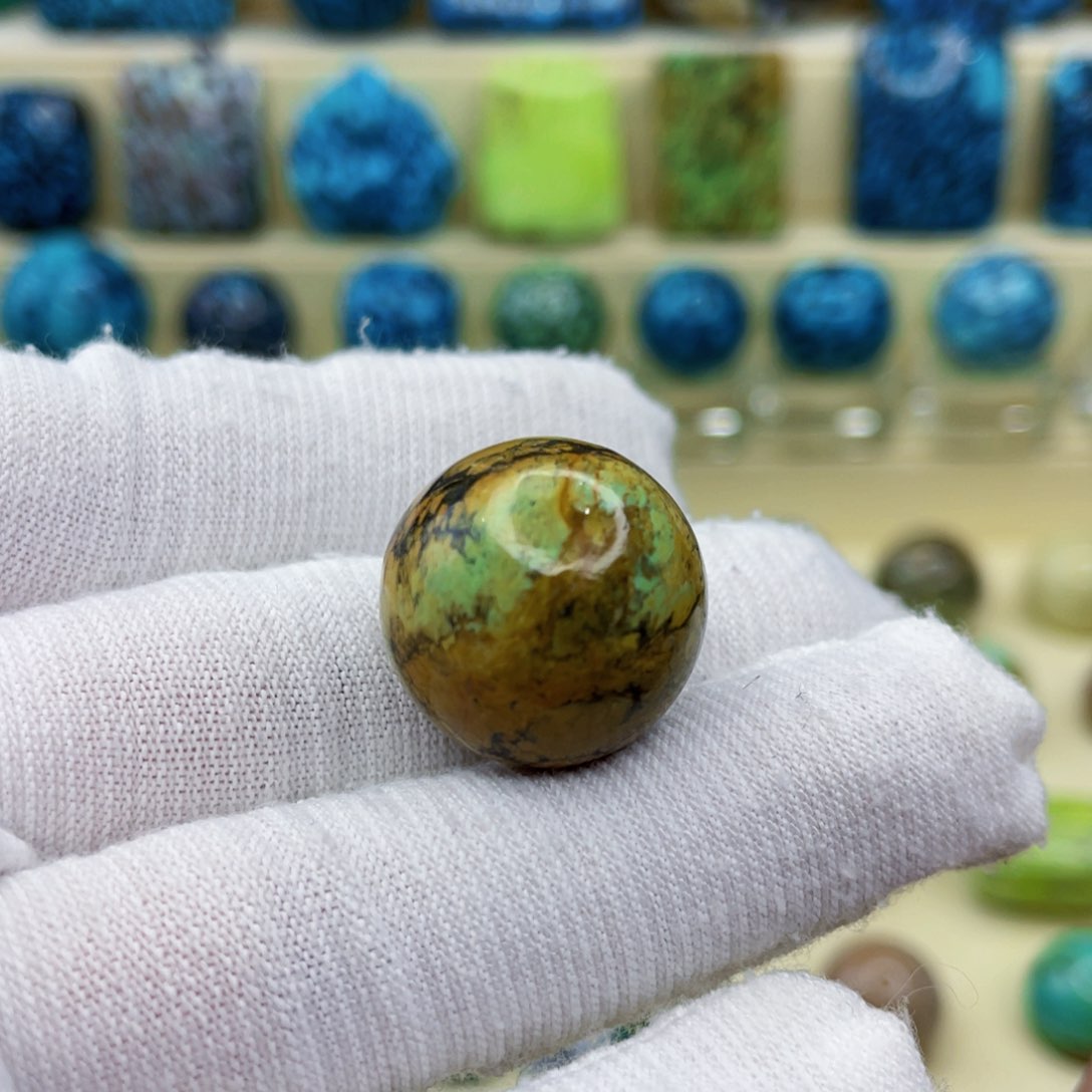 未镶嵌绿松石颈饰