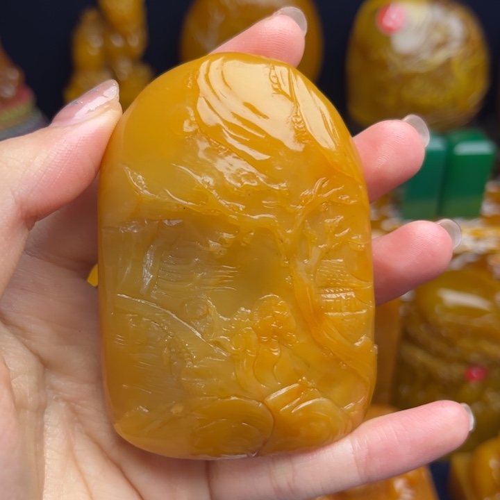 田黄石绿****娃题材：工艺品