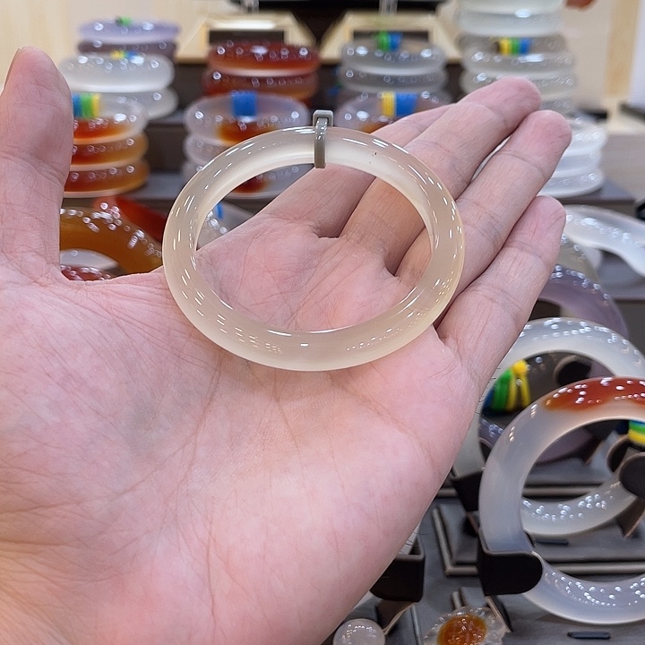 手镯玛瑙/玉髓未镶嵌