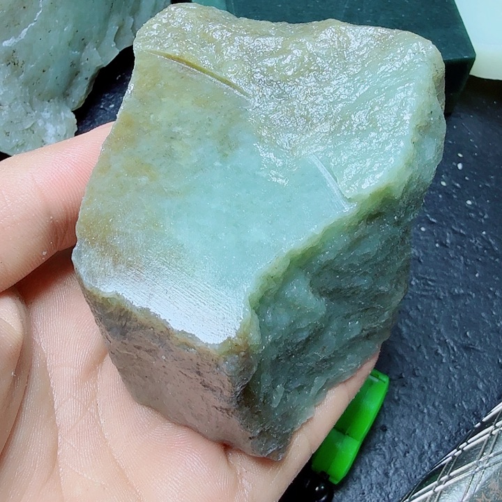 和田玉（糖玉）未镶嵌珠宝奇石