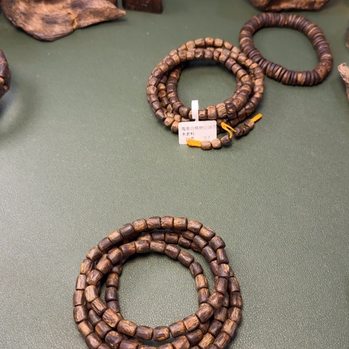 沉香手串心*扬海南张勺子树心油沉水老料28克