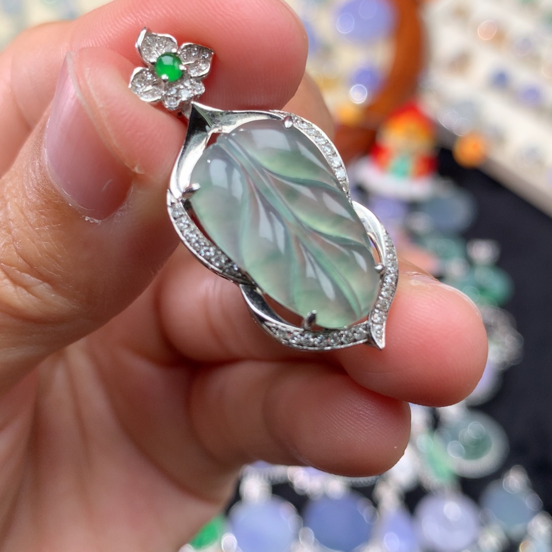 吊坠(不含链)18K金镶嵌翡翠