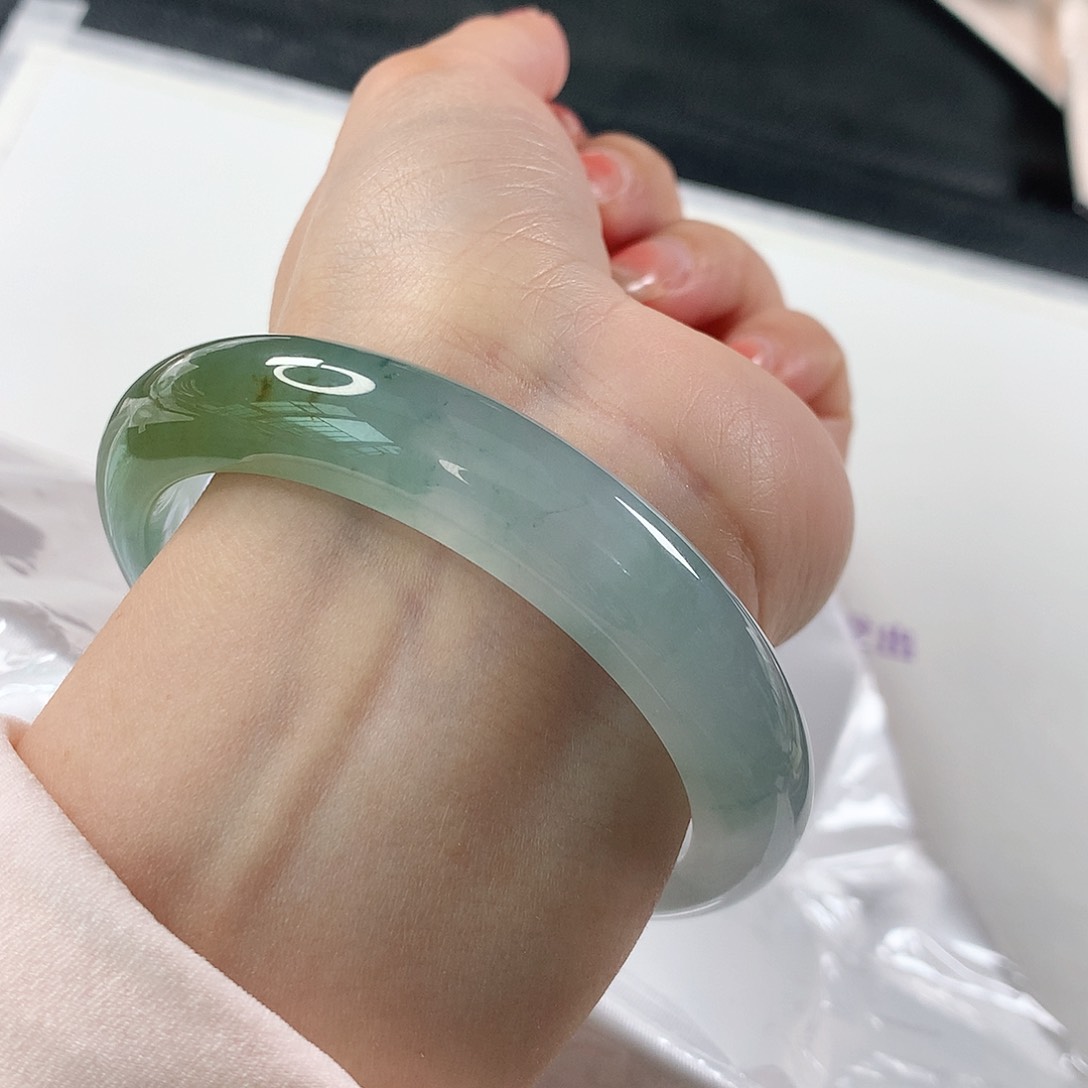 翡翠手镯未镶嵌 正圈①④⑧强推荐⭐⭐⭐