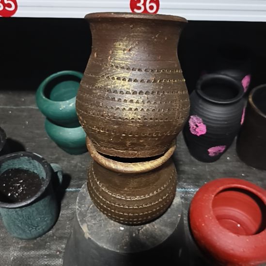 蒜型瓶口径11高度14到手两个底部有孔