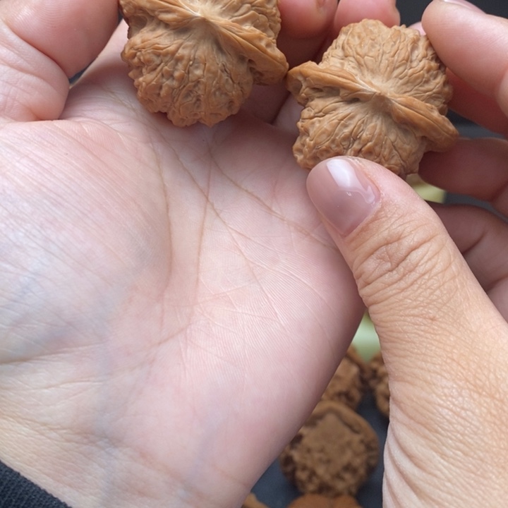 文玩核桃吊坠有****曼血麒麟