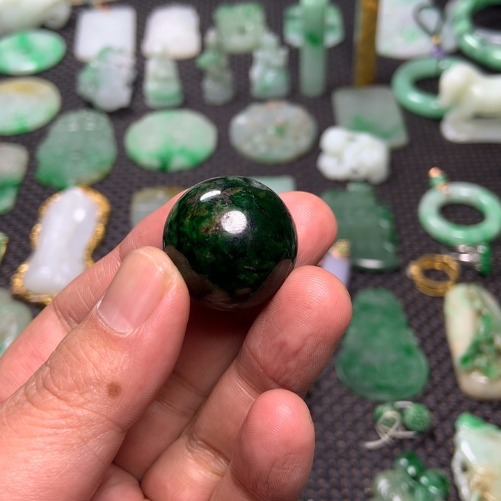 翡翠挂件未镶嵌雅*