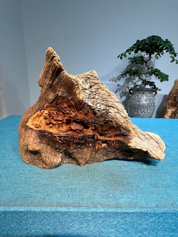 崖柏黑油老料微雕山水摆件特价
