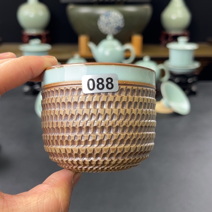杯天青釉重工跳刀主人杯088号微瑕捡漏