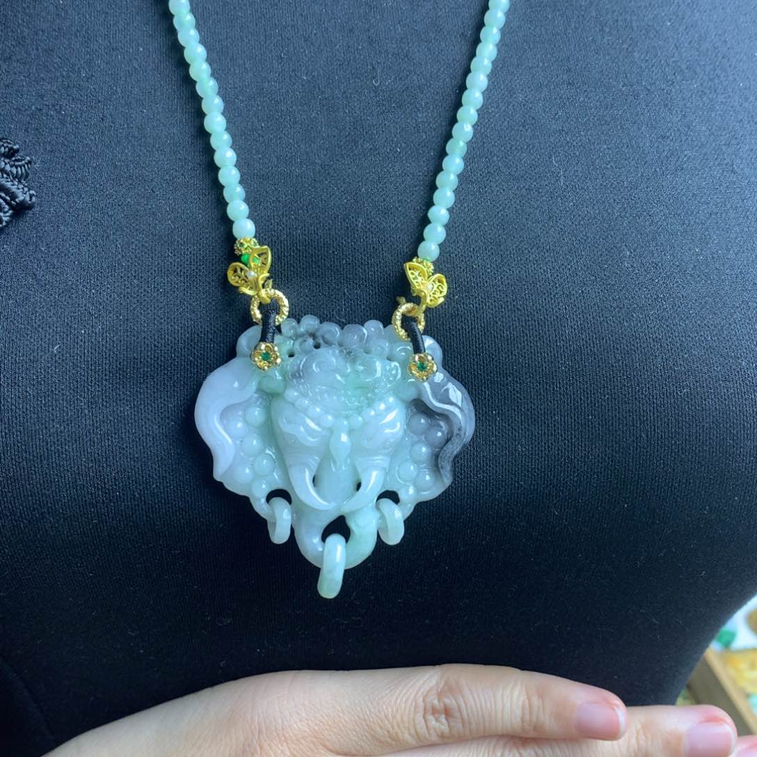 翡翠颈饰未镶嵌翡翠