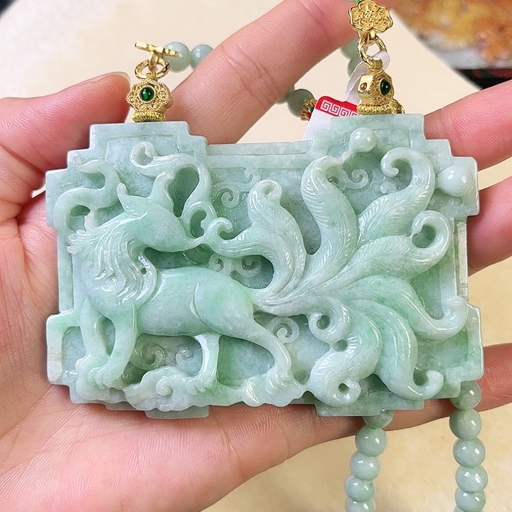 翡翠未镶嵌颈饰挂件