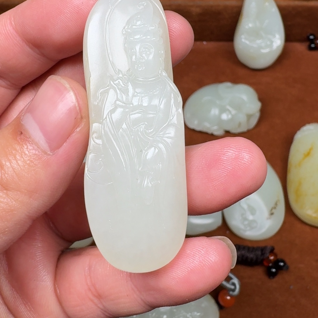 和田玉未镶嵌颈饰