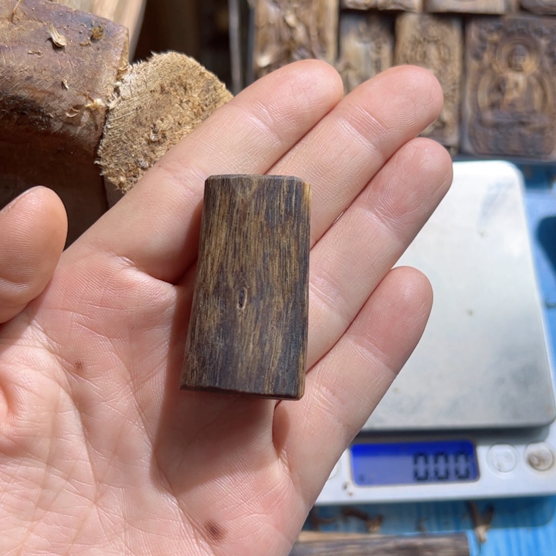 沉香吊坠白棋素牌7克