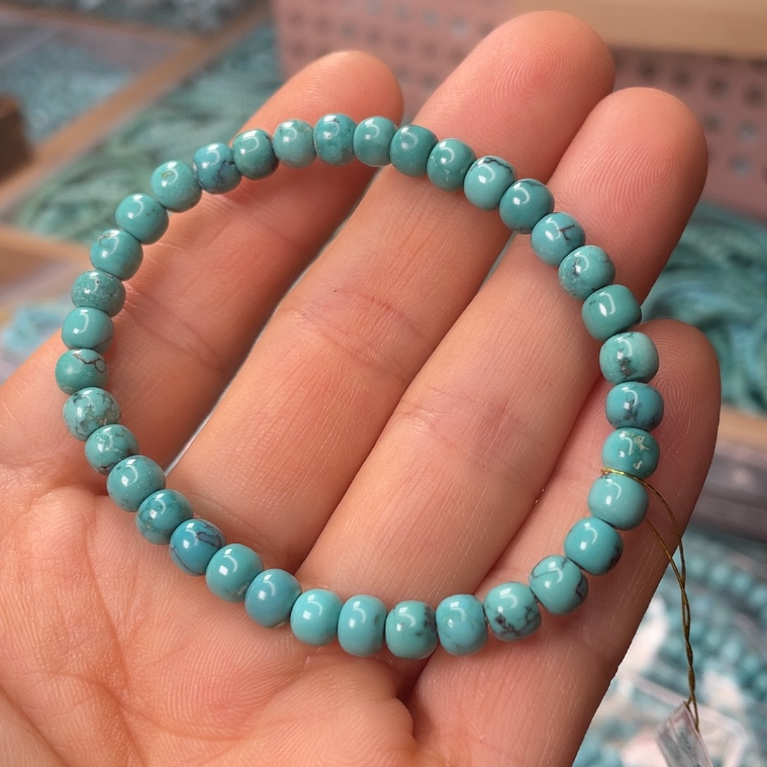 绿松石未镶嵌颈饰