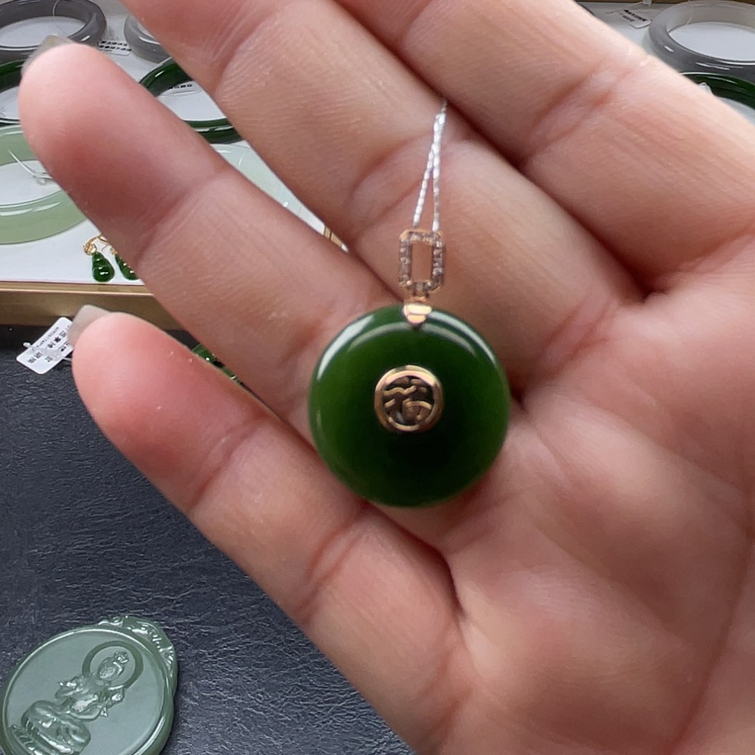 和田玉（碧玉）颈饰18K金镶嵌