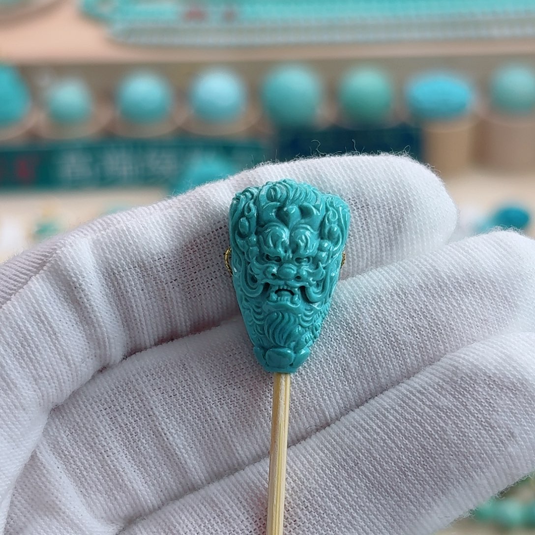 绿松石未镶嵌珠宝奇石