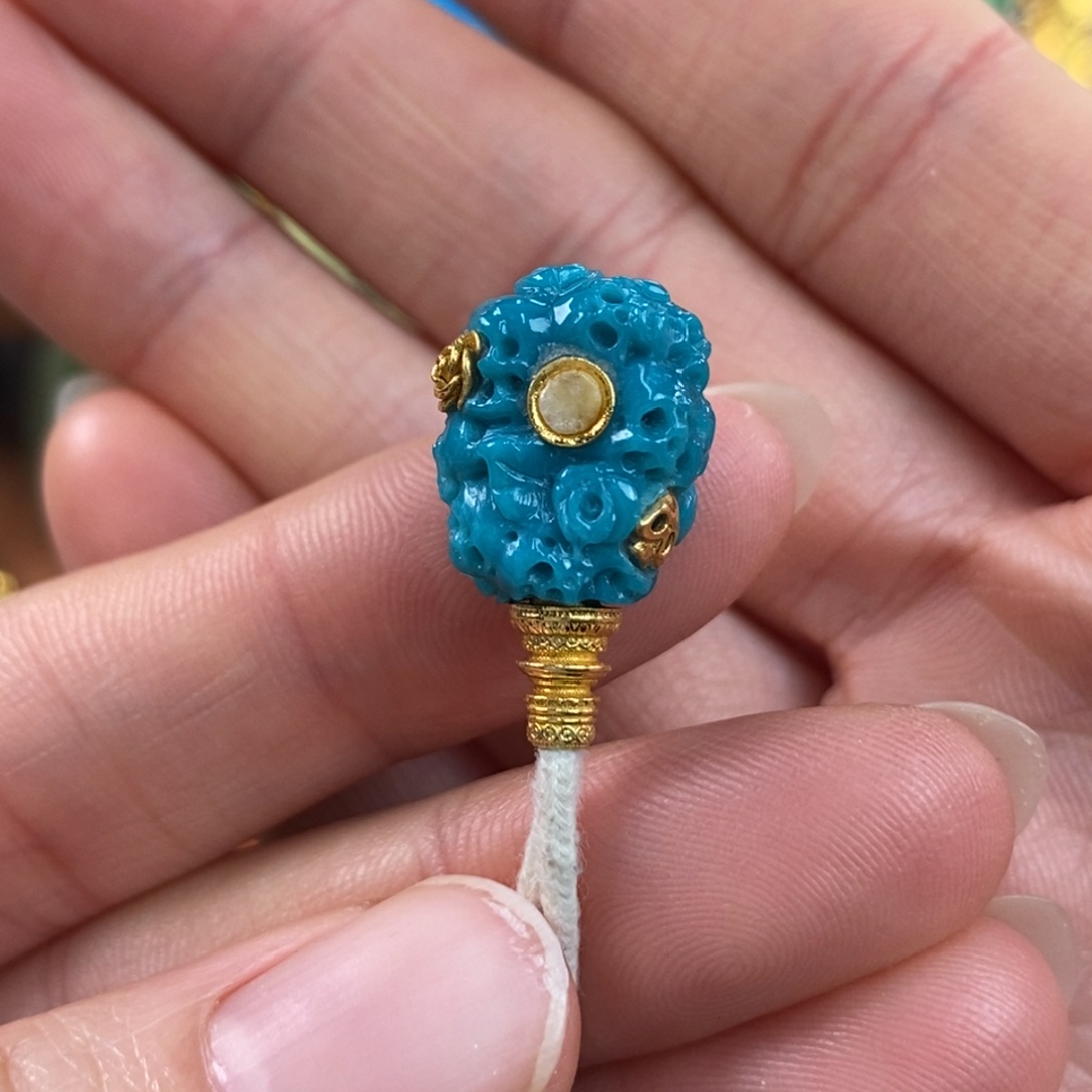 绿松石未镶嵌。万骷