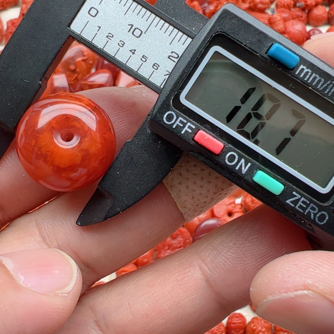 南红玛瑙配饰未镶嵌