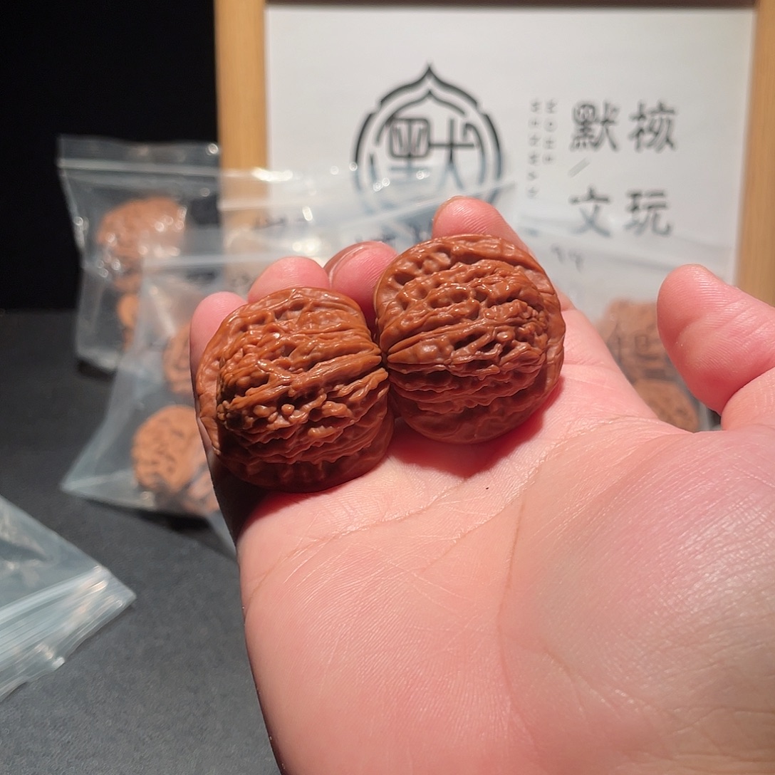 小***屁文玩核桃吊坠38全品汉高楼