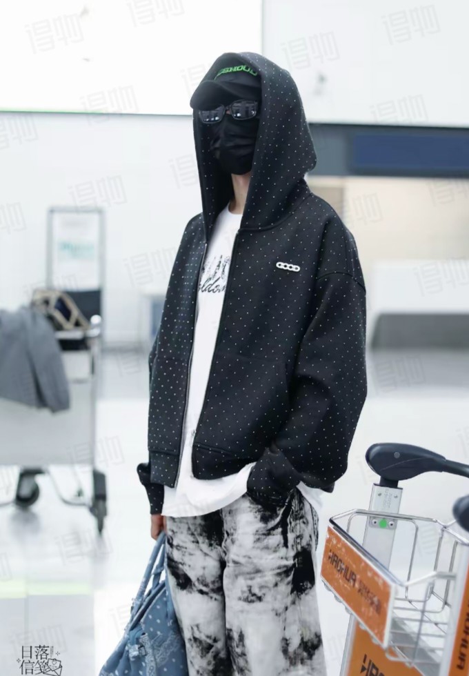 【高瀚宇同款】GOOD星空开衫连帽卫衣闪银烫钻空气层时尚