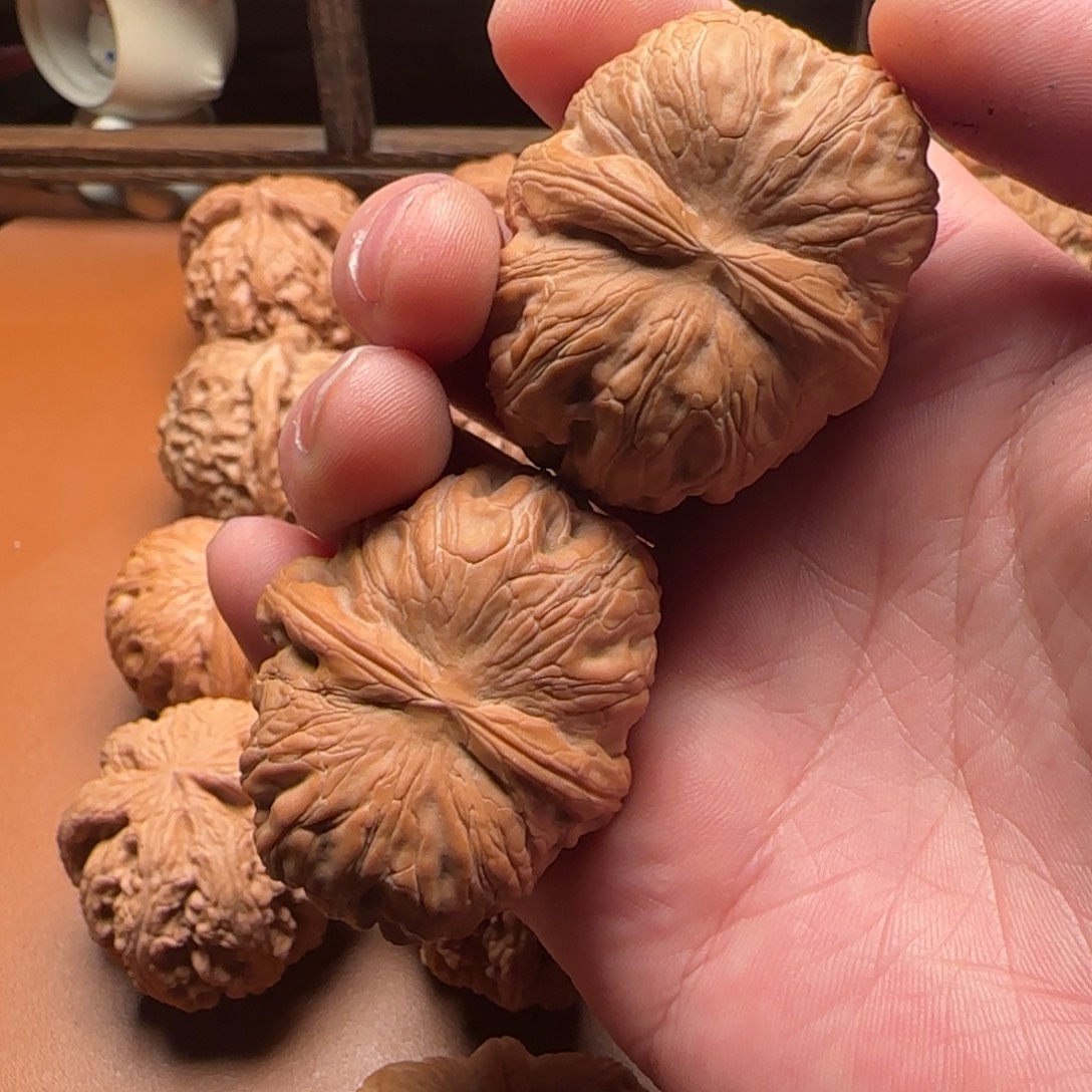 吊坠猴头核桃元宝