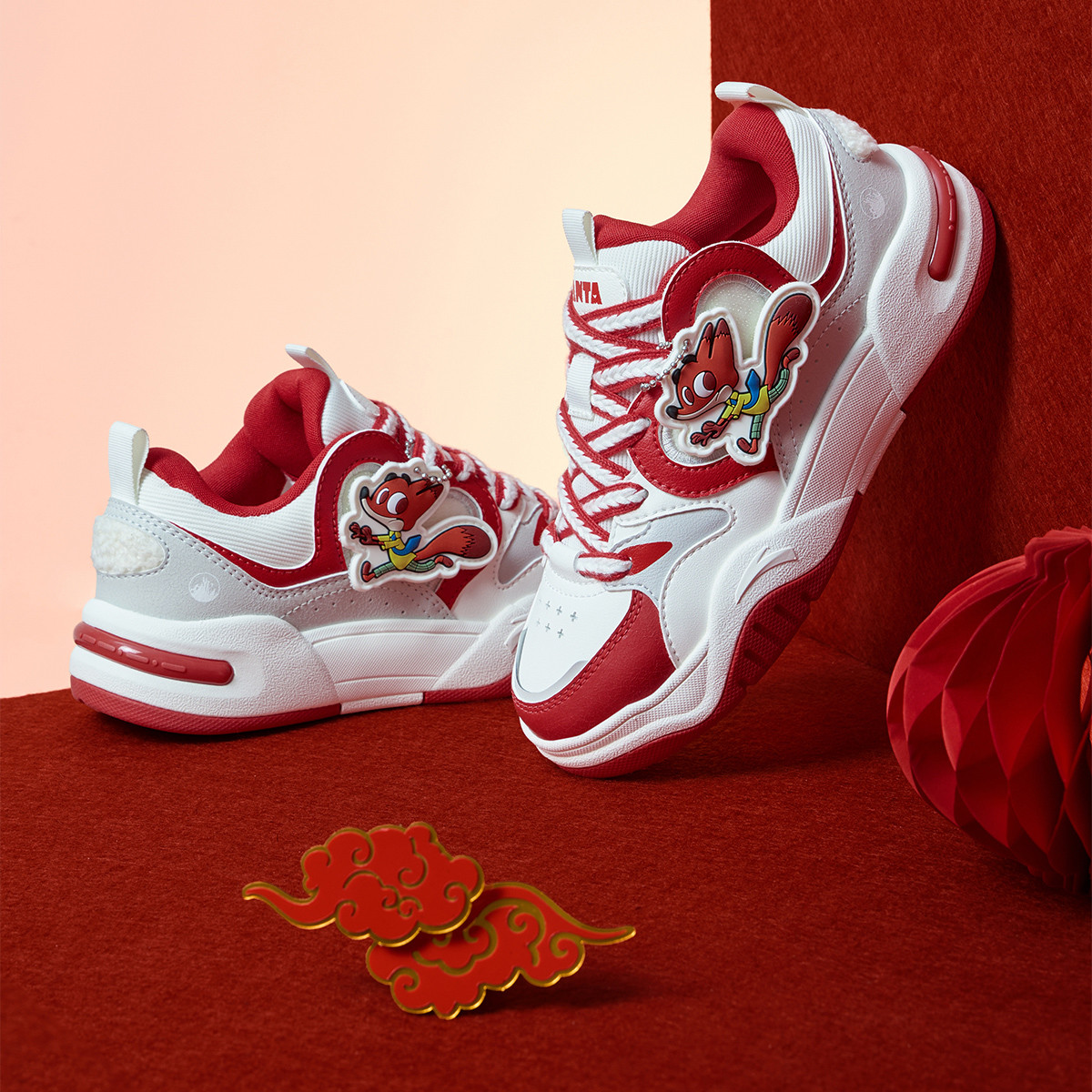 【疯狂动物城联名款】安踏儿童板鞋2026新款舒适防滑青少年潮流板鞋