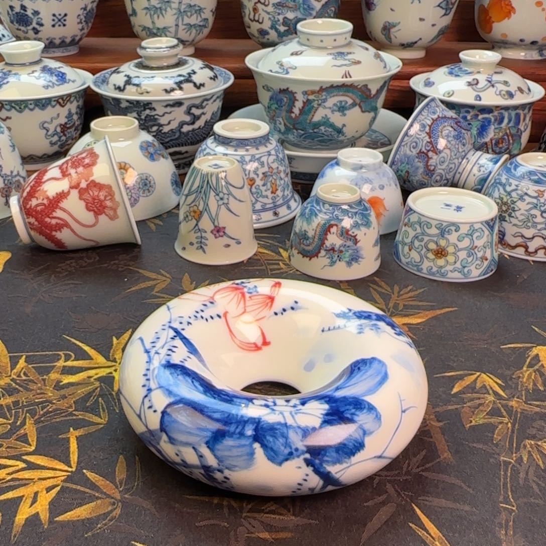 国画风荷花甜甜圈盖置