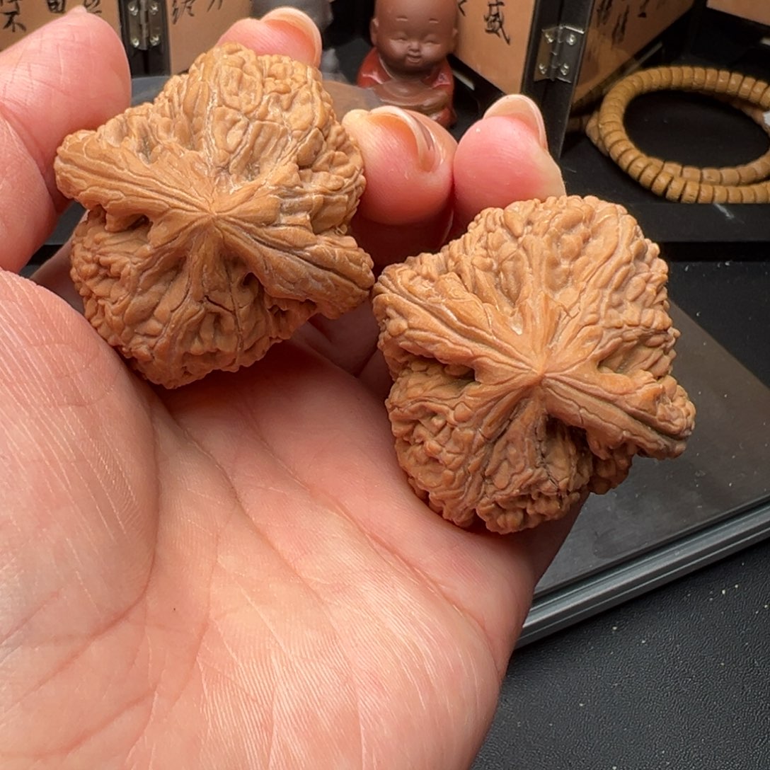 文玩核桃把件虎头王42