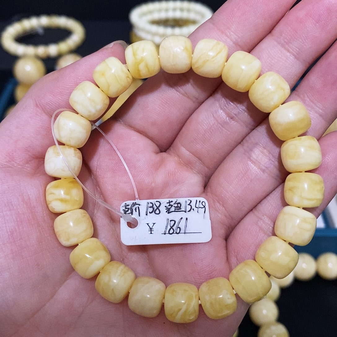 蜜蜡珠宝奇石未镶嵌