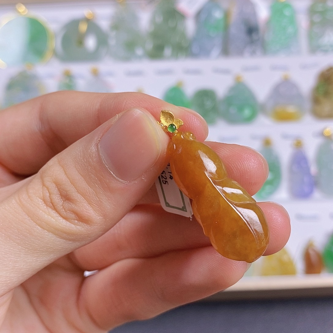 翡翠颈饰18K金镶嵌翡翠