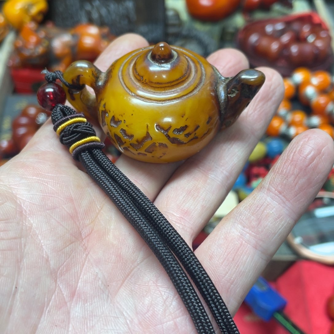 琥珀裸石未镶嵌好物推荐如图所示