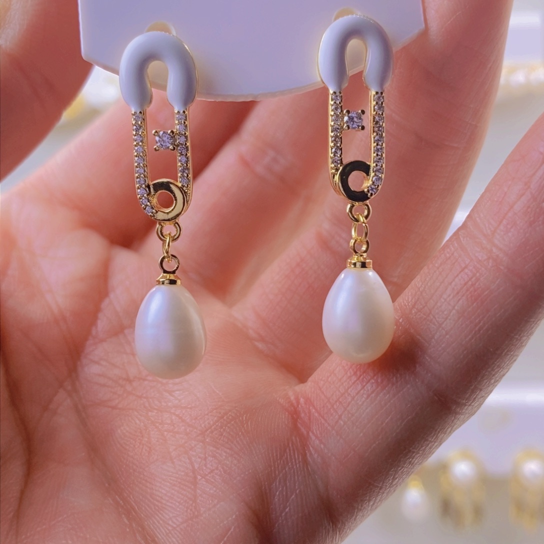 淡水珍珠耳饰未镶嵌