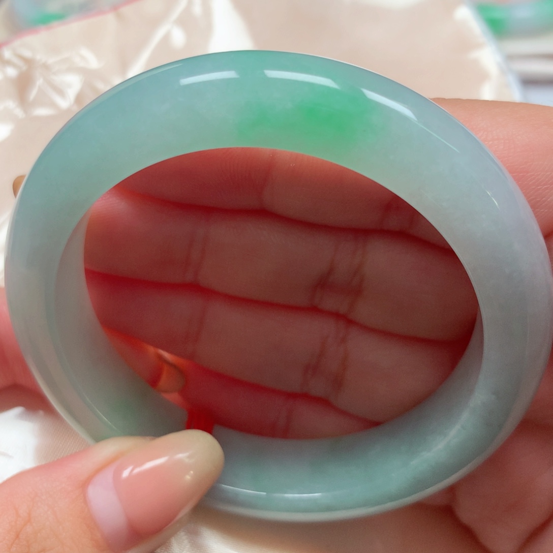 翡翠未镶嵌手镯36冰胶阳绿 绿底青