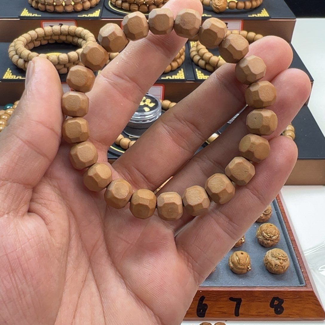 猴头核桃吊坠瑕疵练手星途六方13